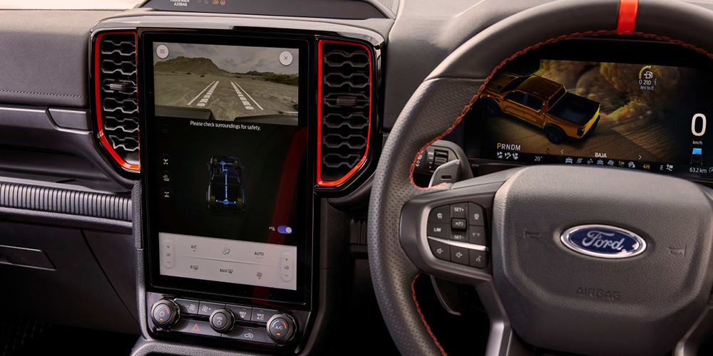 12” touchscreen digital dashboard in Ranger Raptor 2022