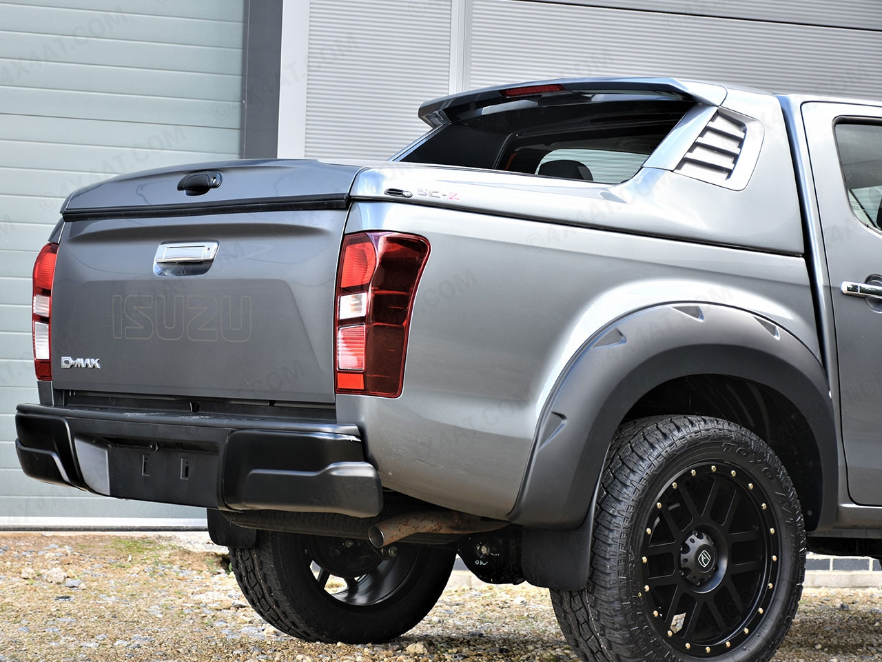 Ex-Demo Isuzu D-Max 2017-2020 Alpha SC-Z in 554 Obsidian Grey