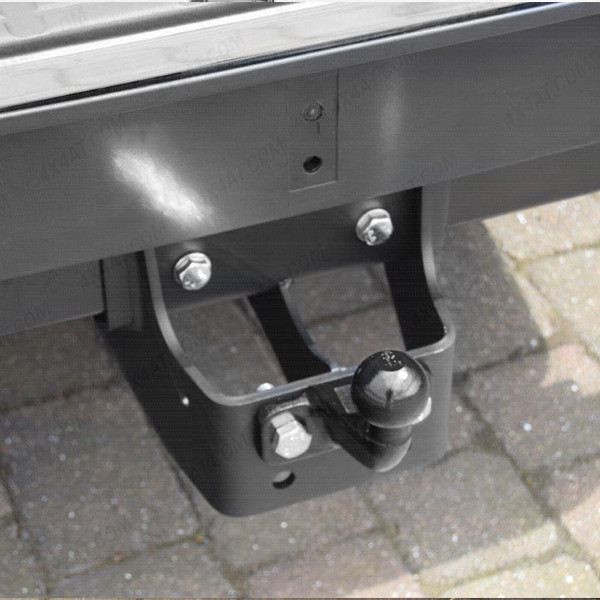 hilux_tow_bar_2.jpg