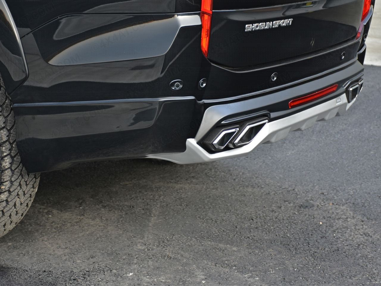 Mitsubishi Shogun/Pajero Sport 2018 One Piece Rear Valance