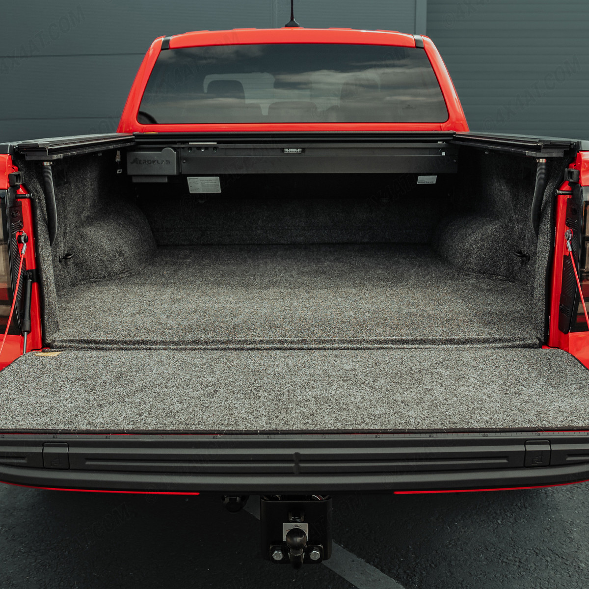 Raptor bed outlet liner