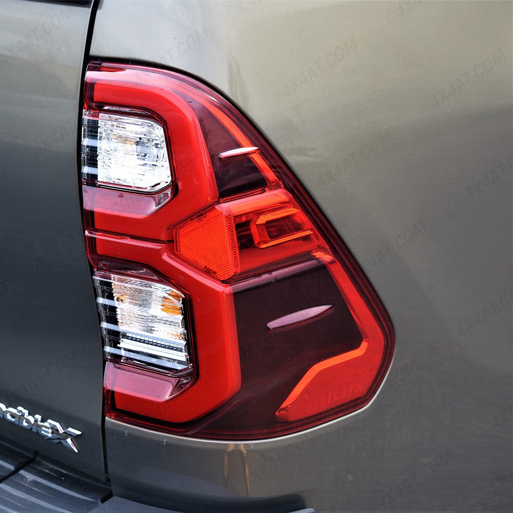 Toyota hilux clearance tail light