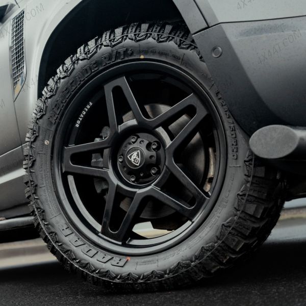 20" Predator Fox Alloys in Lustrous Black