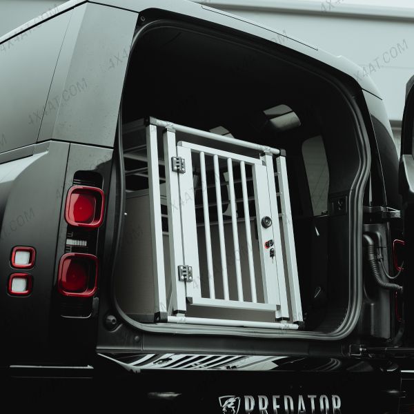 Land Rover Defender Medium Dog Box