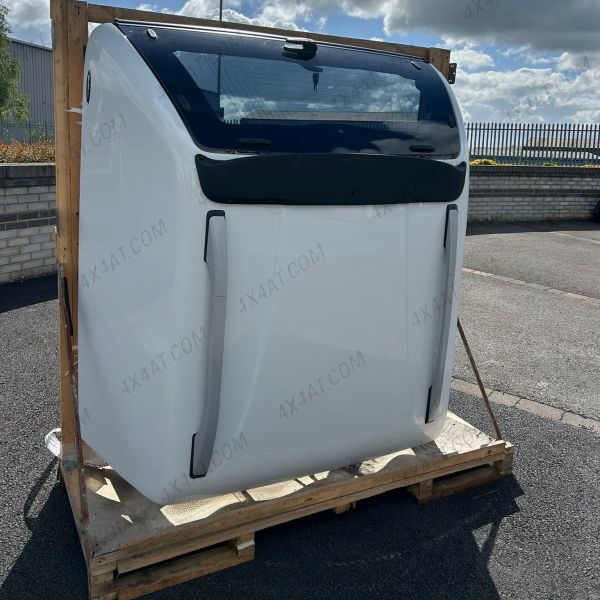 Ex-Demo Maxus T90 2021- Carryboy Commercial Canopy in Warm White