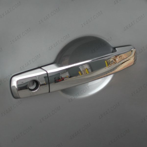 Close-up view of the Nissan Qashqai 1/2 2007-2013 Stainless Steel Door Handle Covers 