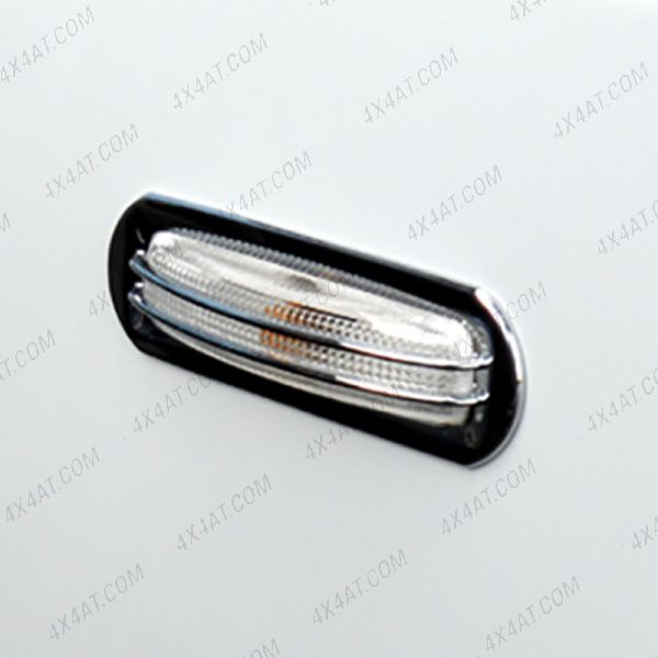Close-up view of the Range Rover Sport 2005-2013 Side Lamp Covers