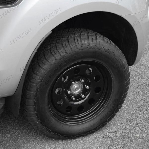 Black modular steel wheel for the Mitsubishi L200