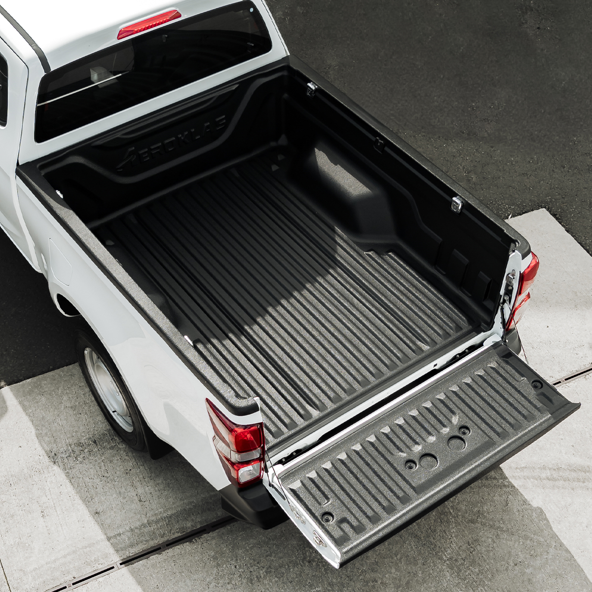 Bed liners for pickup trucks