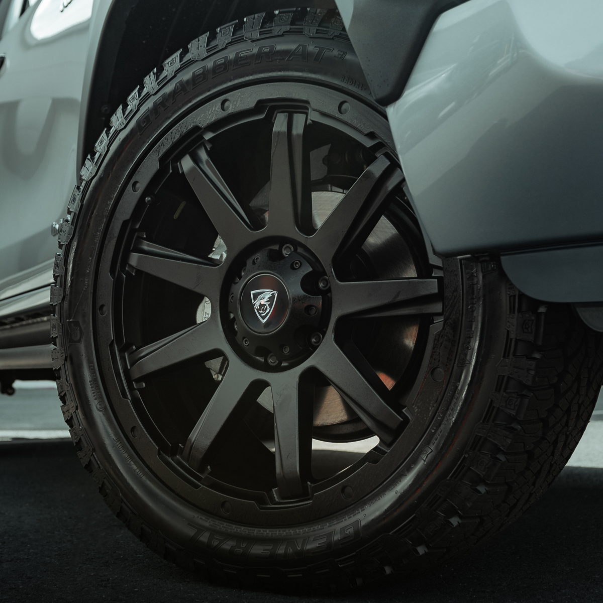 18/20-inch Predator Hurricane alloys