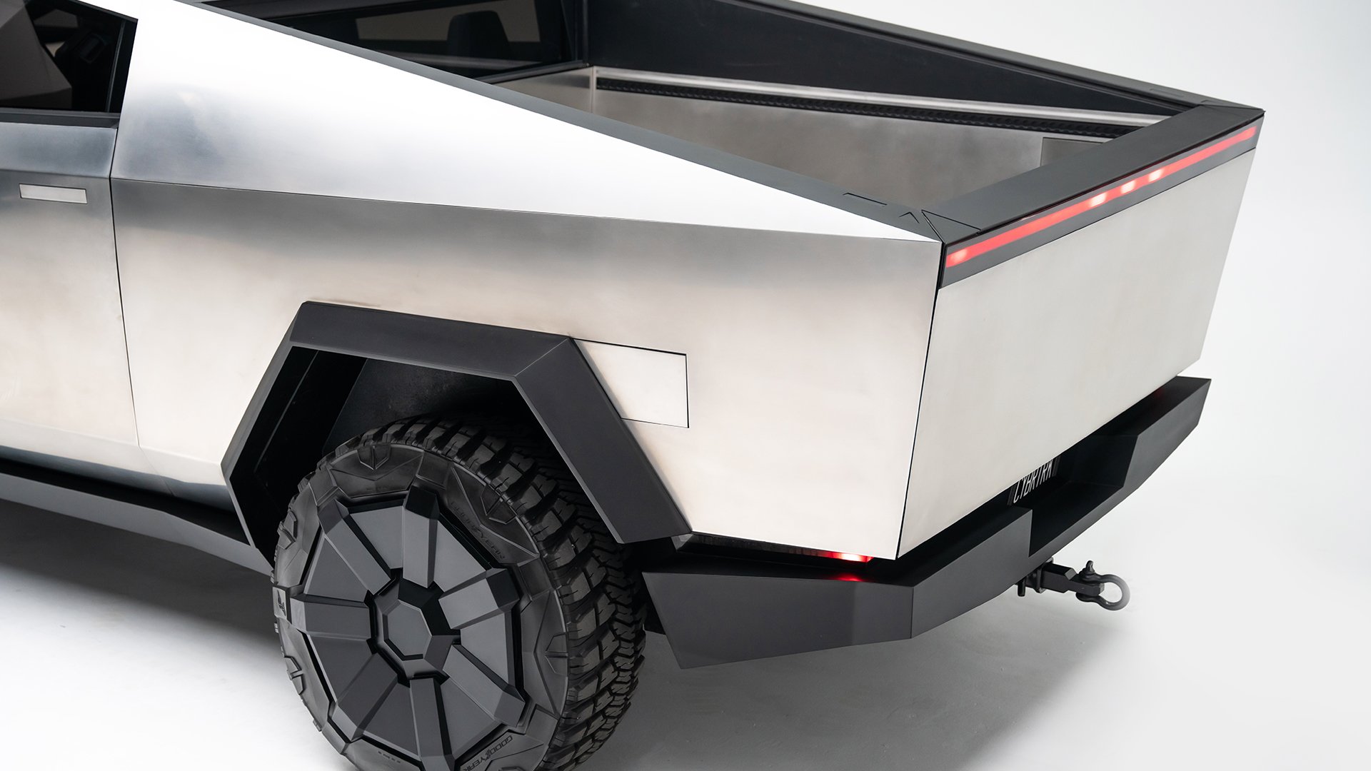 Tesla Cybertruck tailgate