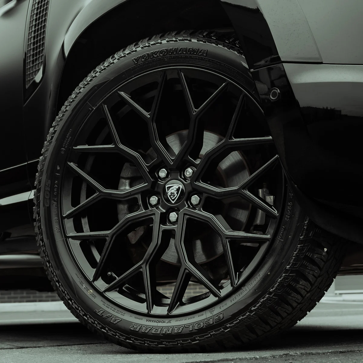 22″ Predator Corse Alloys & Tyres
