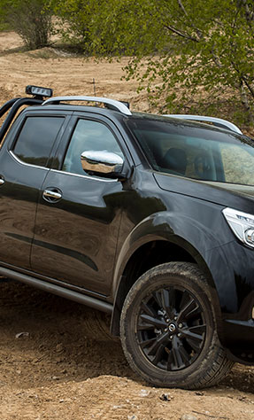 Nissan Navara roll bar fitted with Lazer LED lights