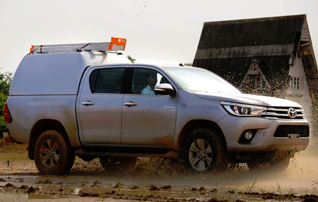 High roof tradesman truck top on a Toyota Hilux