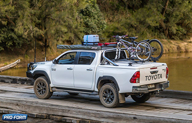 Toyota Hilux fitted with a Proform Tango Sportslid